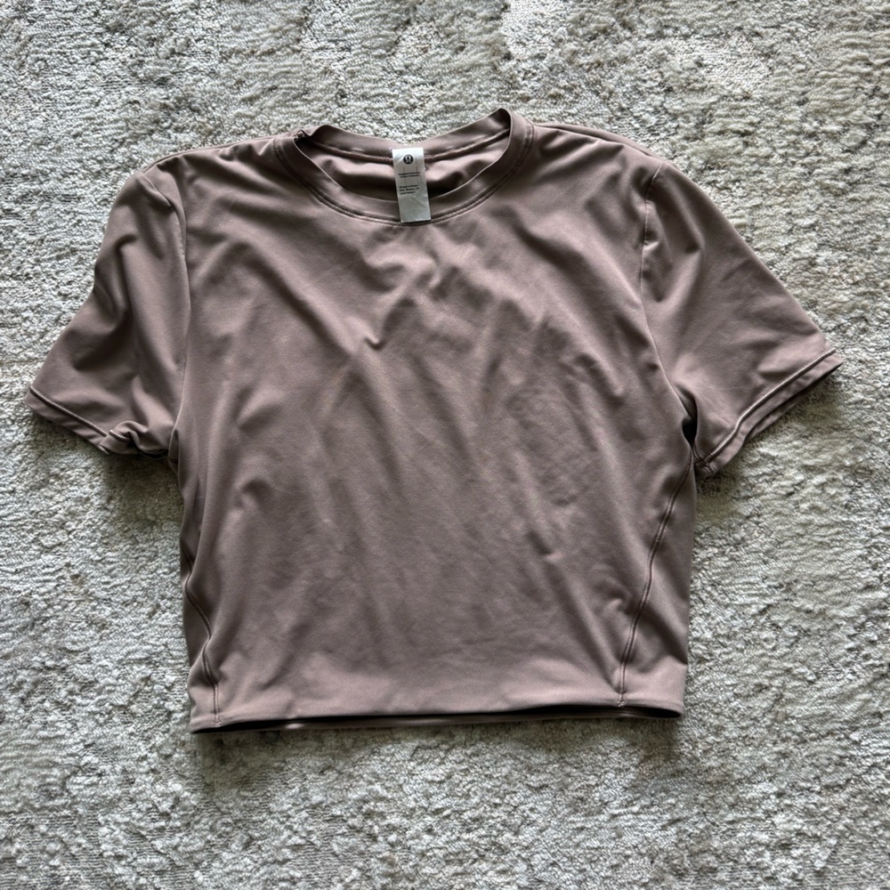 Wunder-Most Ultra Soft Nulu Crewneck Cropped Tshirt. Size Medium.